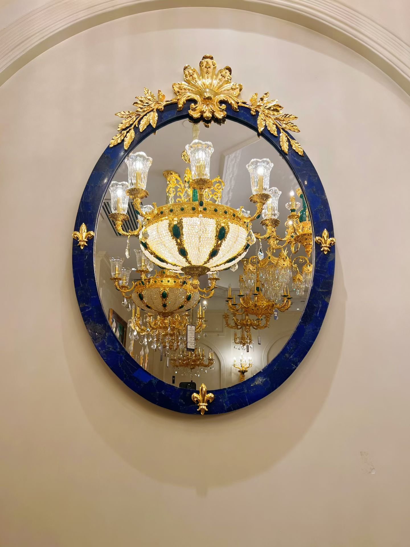 round wall mirror